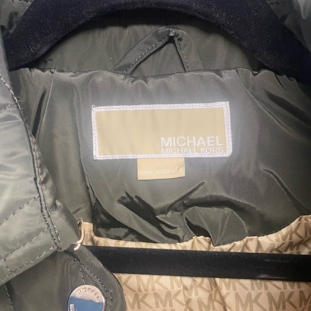 Michael Kors Black Utility Jacket with Quilted Design and Traditional Collar - Picture 3 of 6